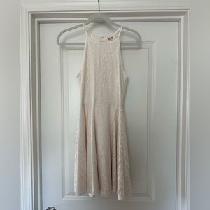 White/cream dress